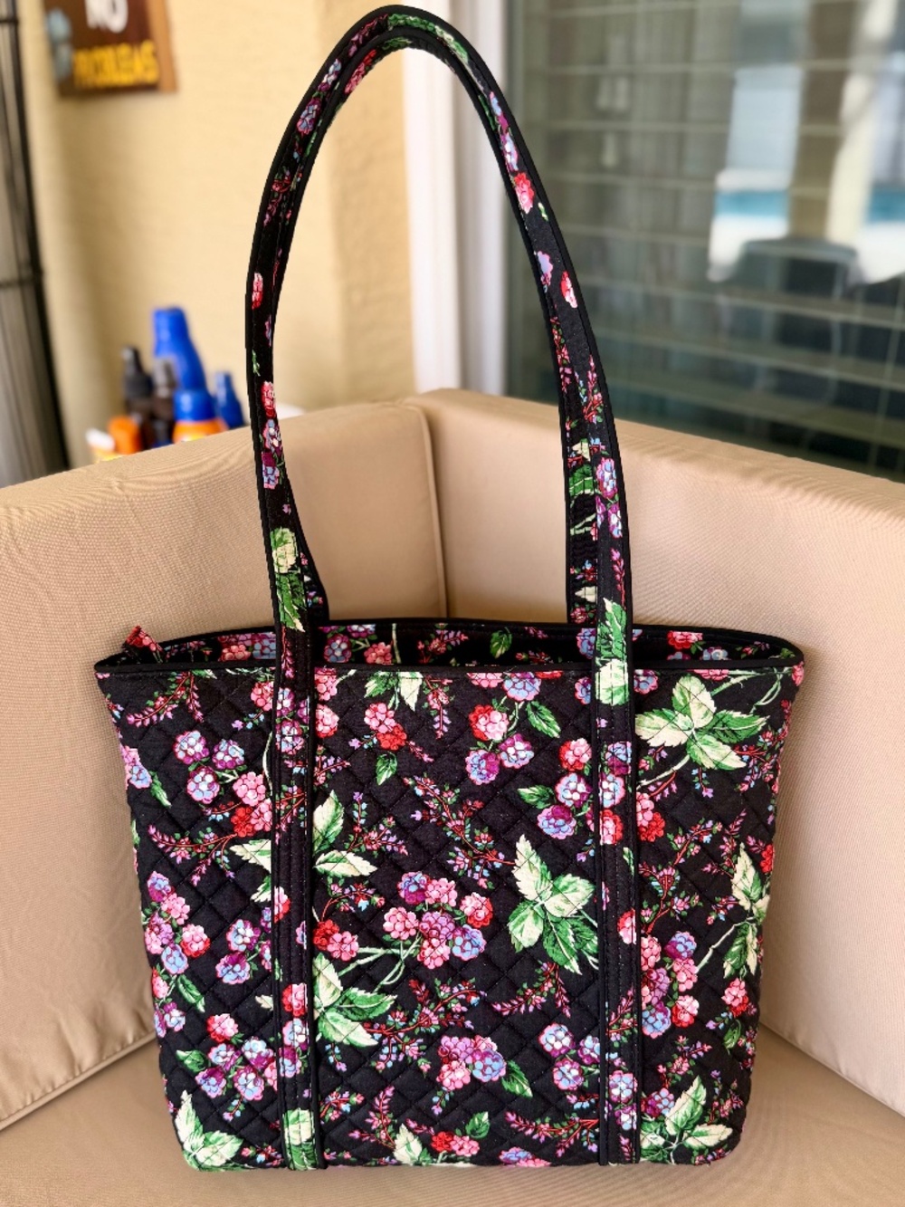 Vera Bradley Winter Berry Tote Bag, Vintage/Retired - Picture 5 of 14